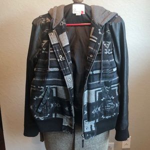 Hooded zip-up jacket